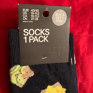 NWT H&M egg/toast socks